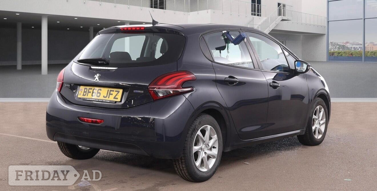 Peugeot 208 2017 - Cars in Uxbridge