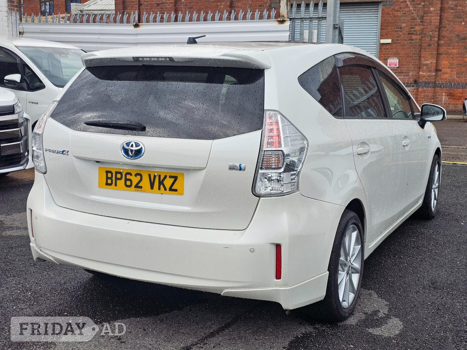 Toyota Prius+ 2012 - Cars