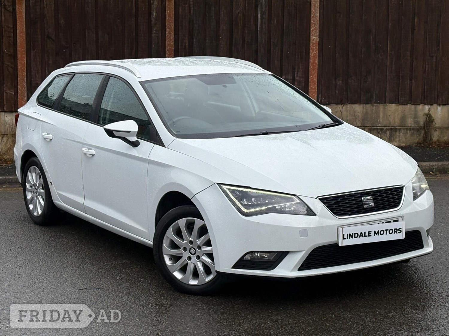 SEAT Leon 2015 in Oldham