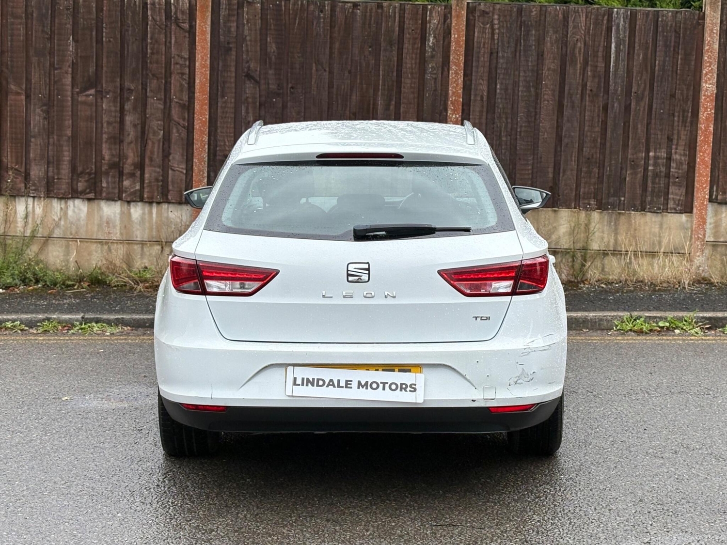 [ berth ]SEAT Leon