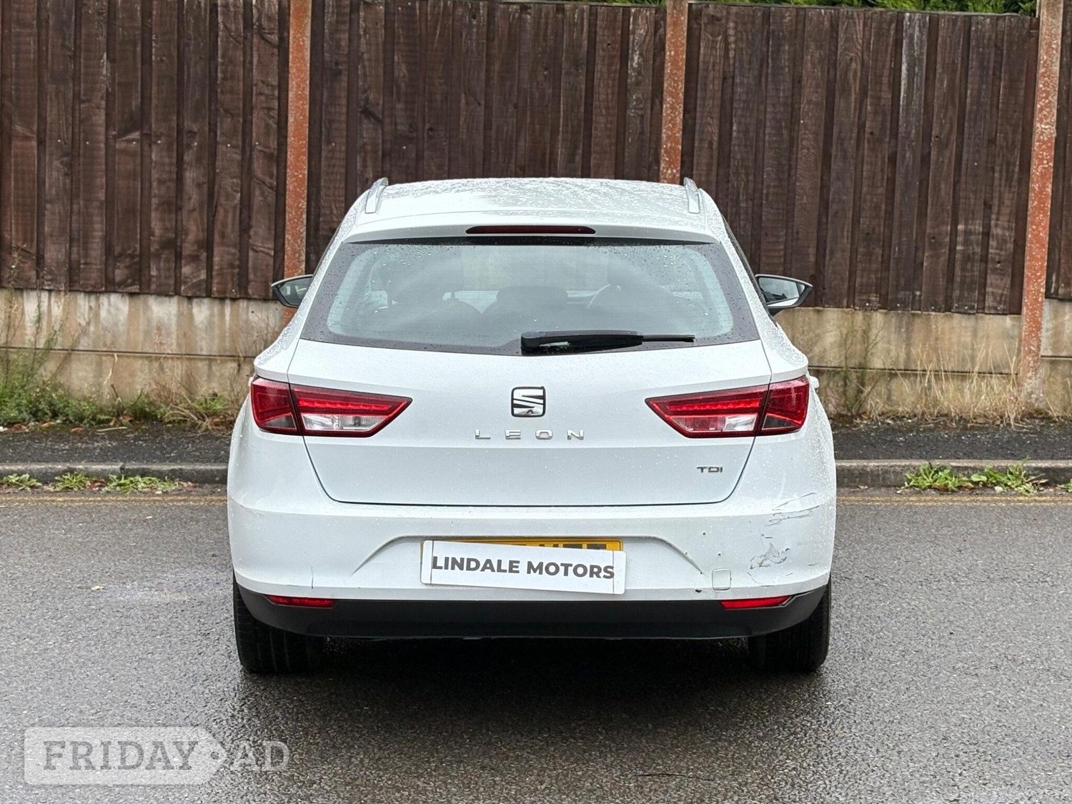 [ berth ]SEAT Leon