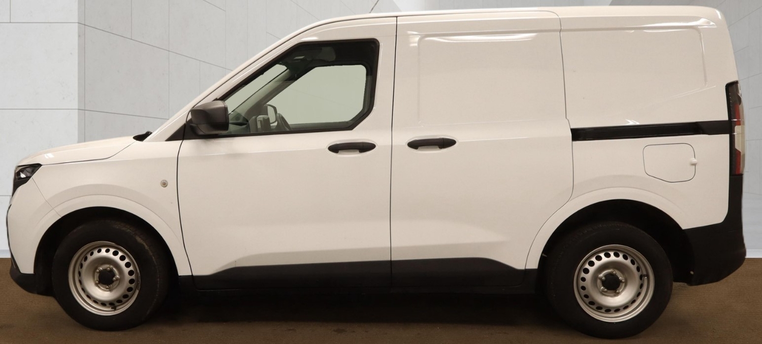 [ berth ]Ford Transit Courier