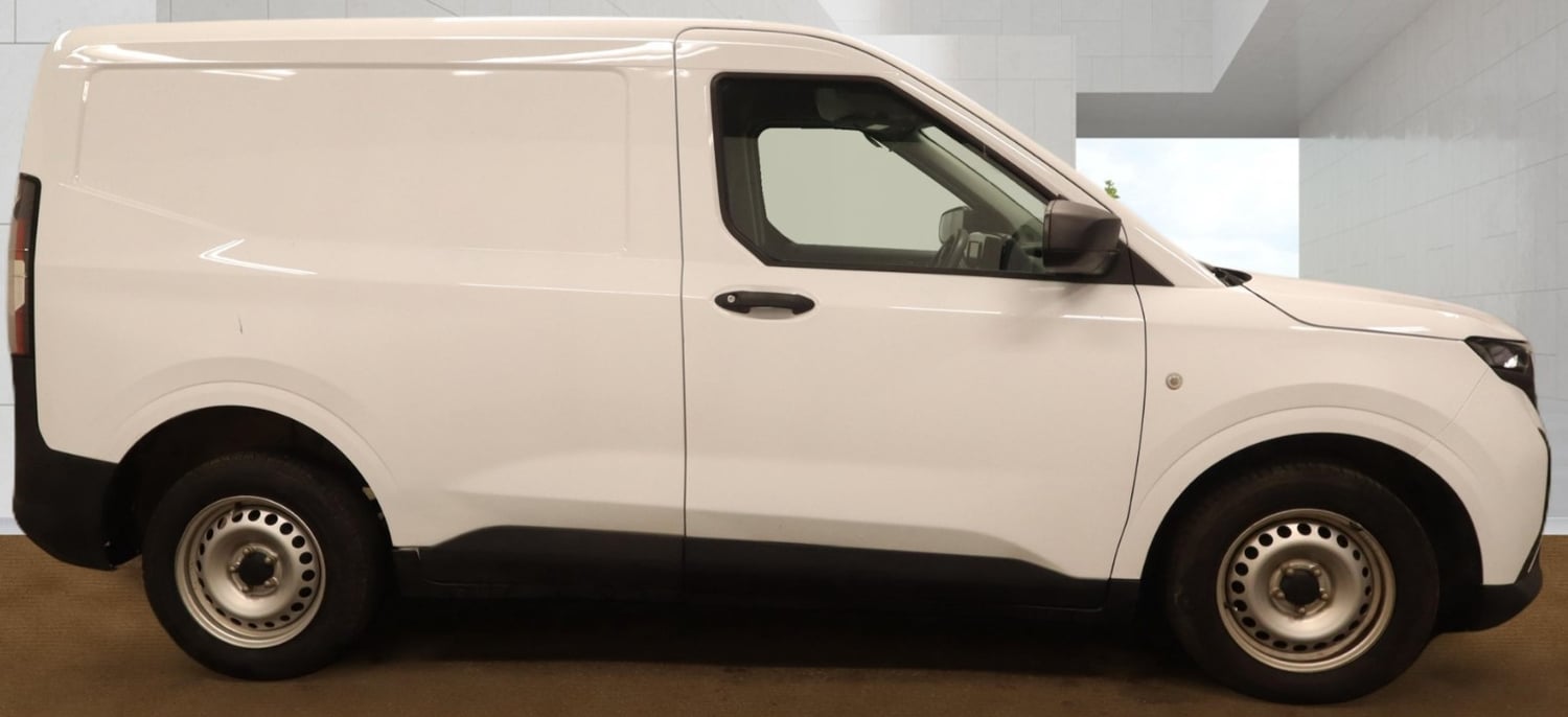 Ford Transit Courier 2025 - Vans & Commercial Vehicles in Waterlooville