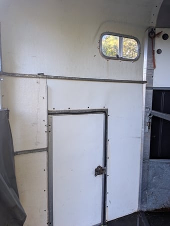 Bateson Deauville  Horse Trailer