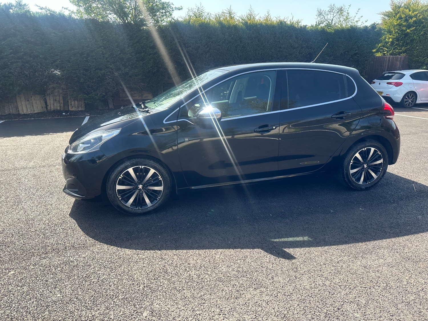 [ berth ]Peugeot 208