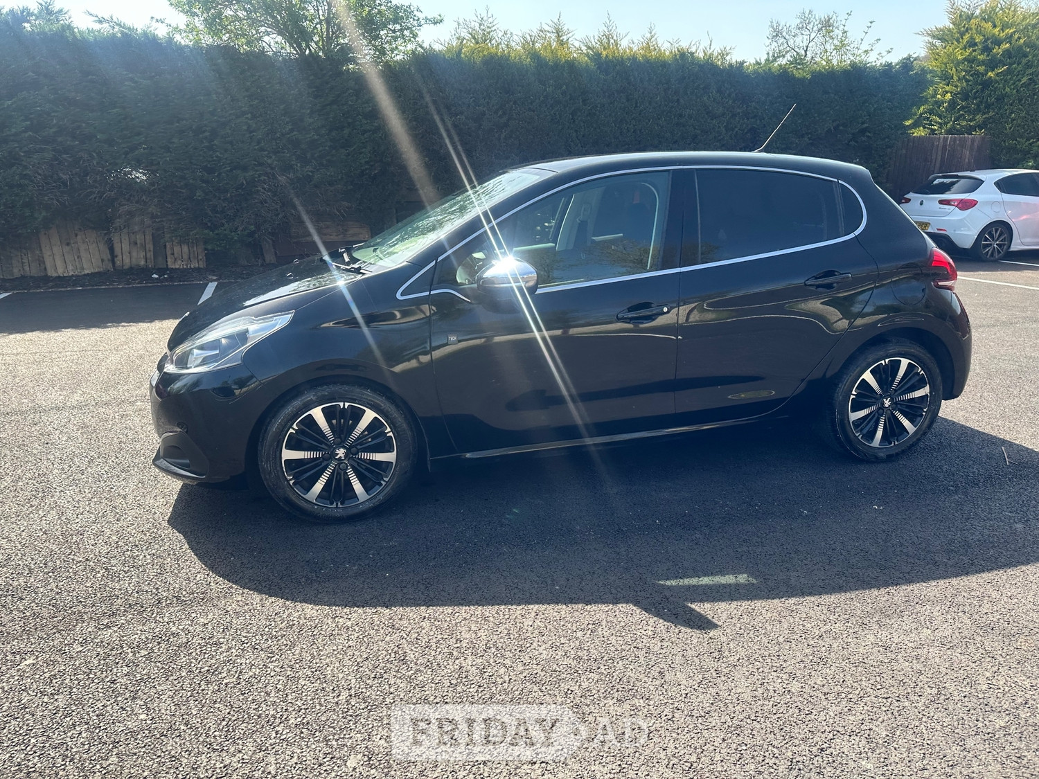 [ berth ]Peugeot 208