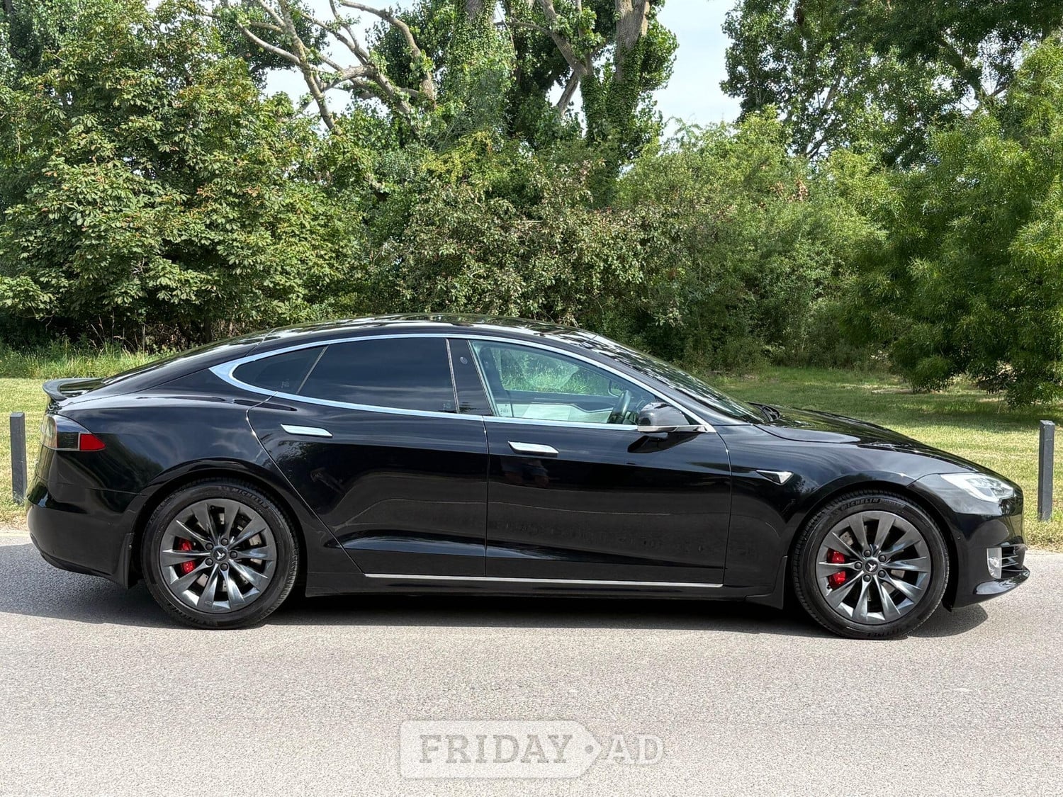 [ berth ]Tesla Model S