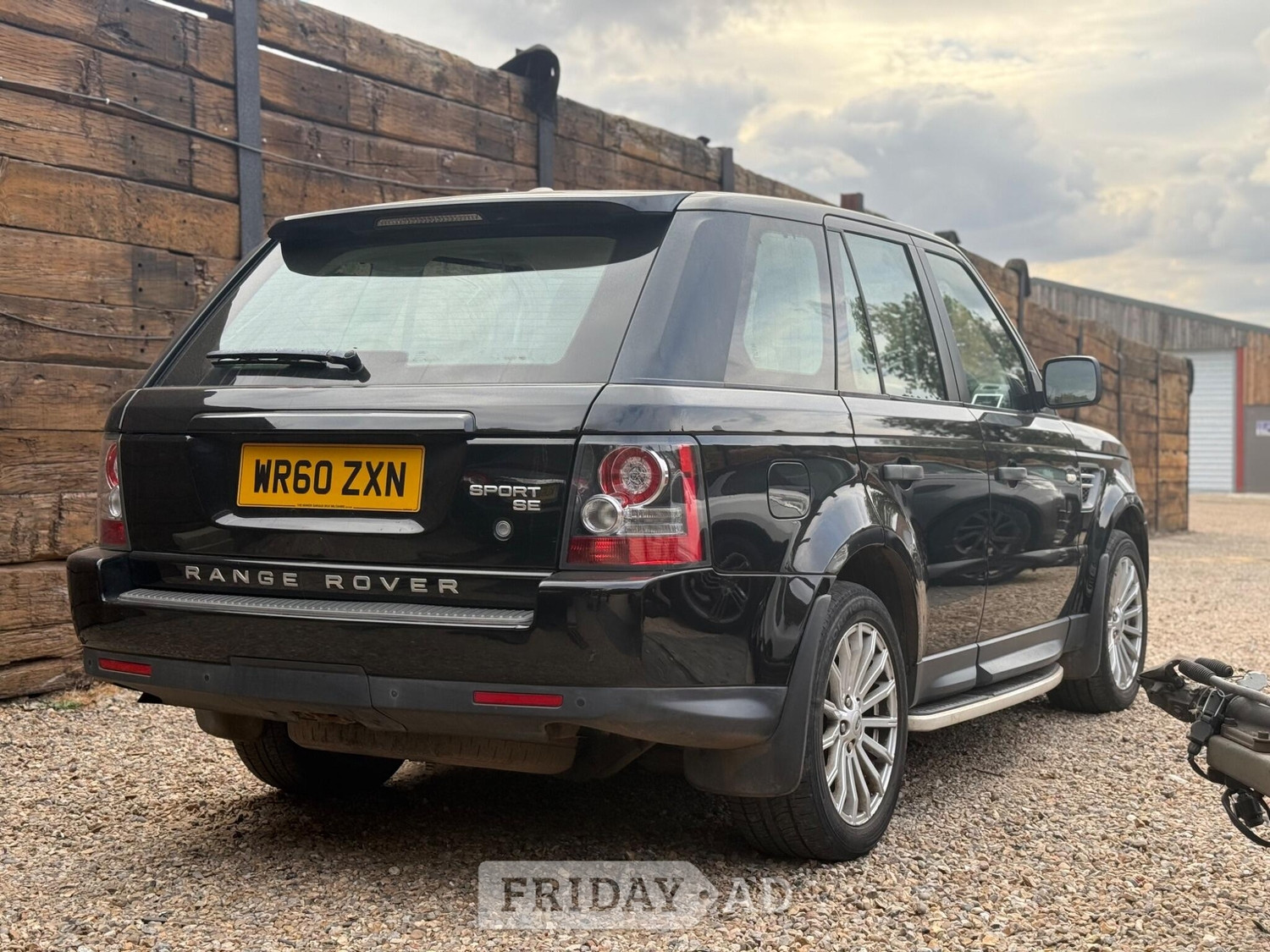 Land Rover Range Rover Sport 2010 - Cars in Upper North Dean