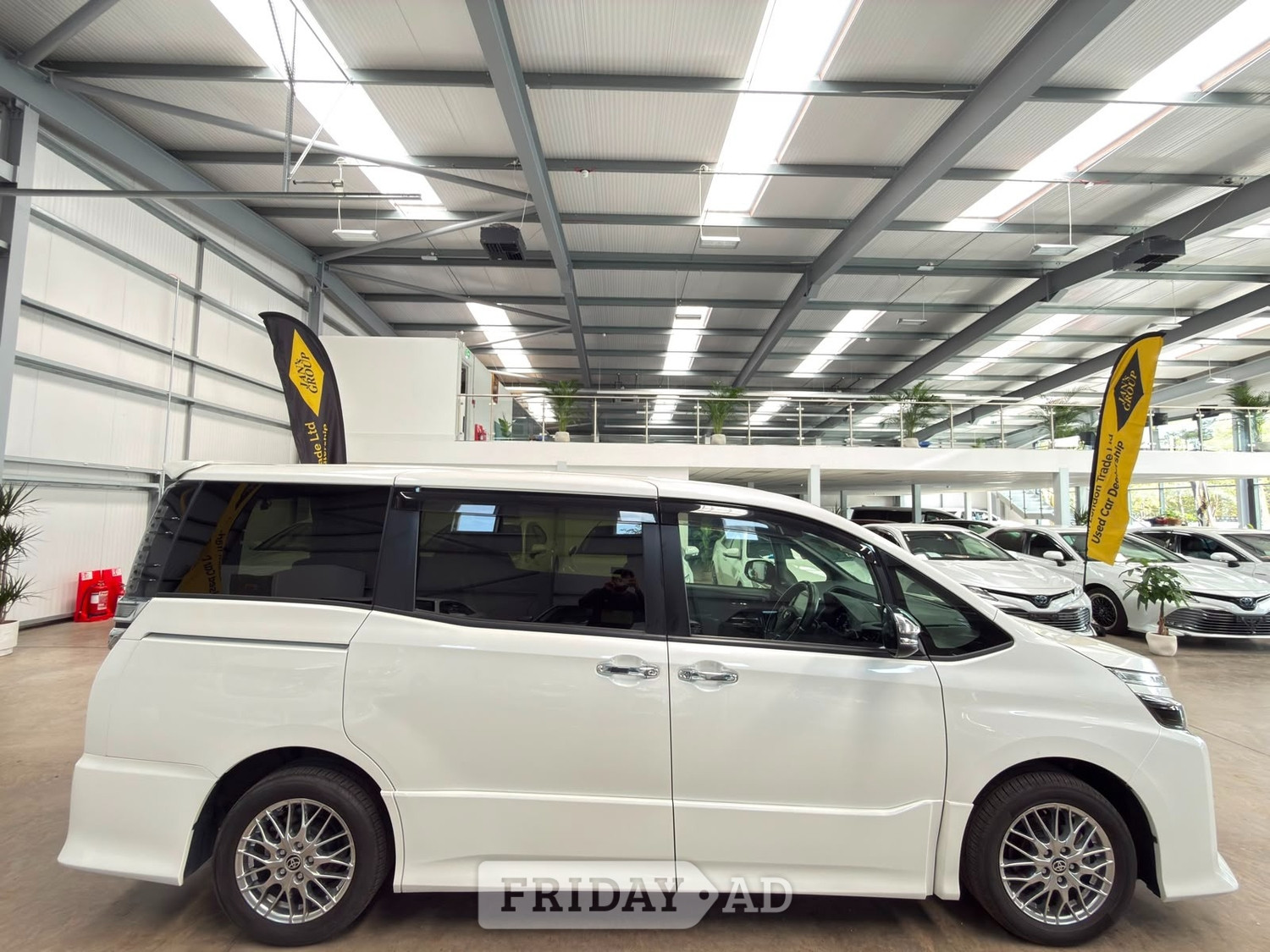 Toyota Voxy Reading