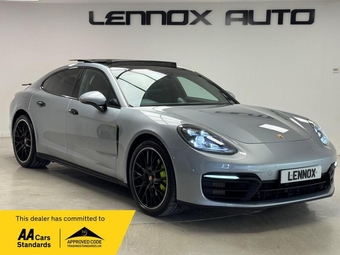 Porsche Panamera 2021