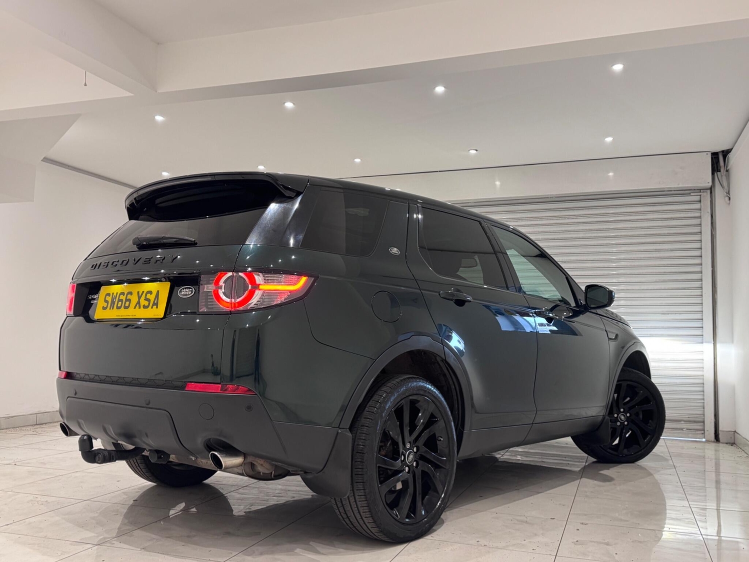 [ berth ]Land Rover Discovery Sport