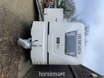 Equi-Trek Show-Treka L  Horse Trailer