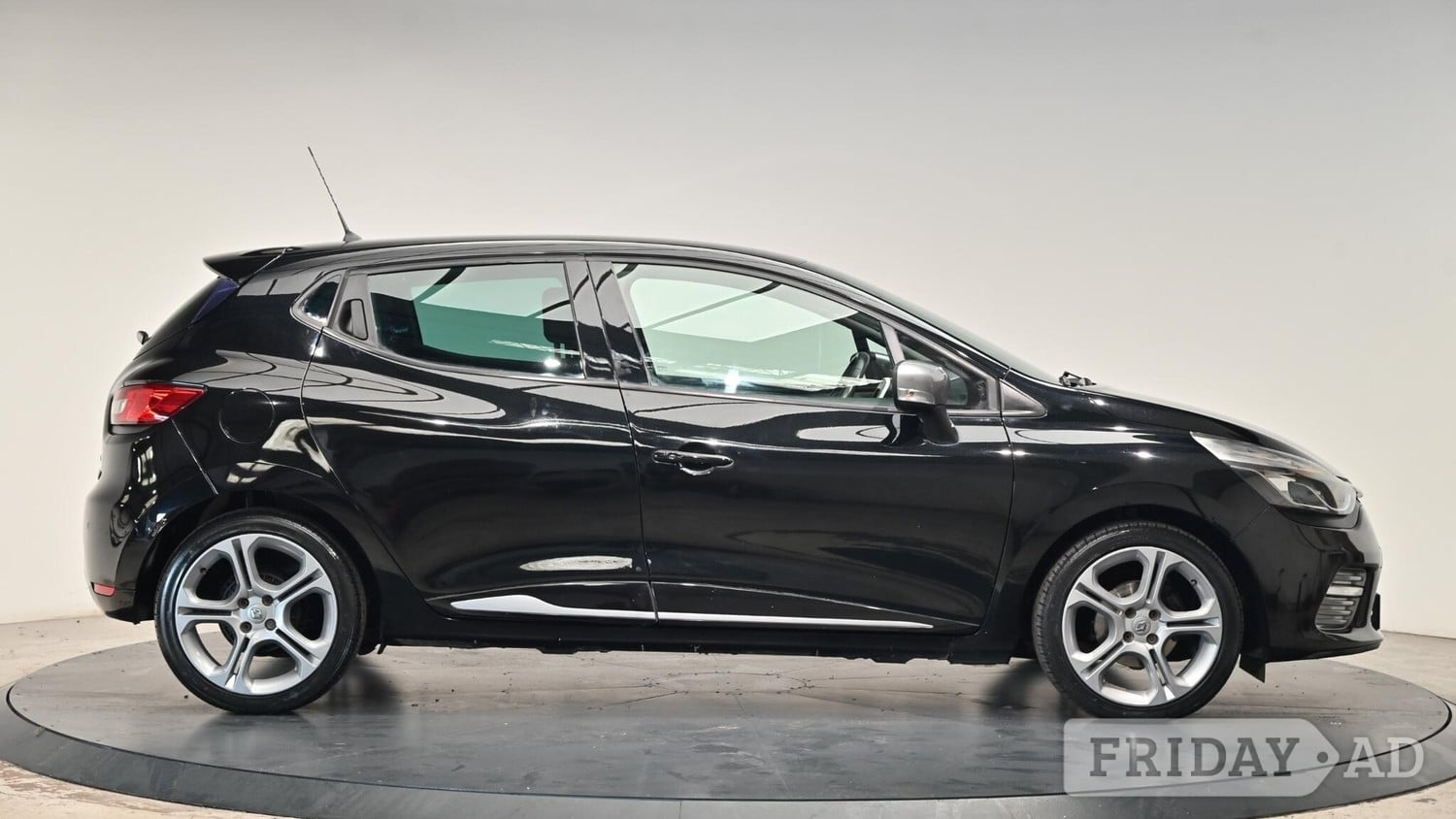 Renault Clio 2016 - Cars in Cullompton