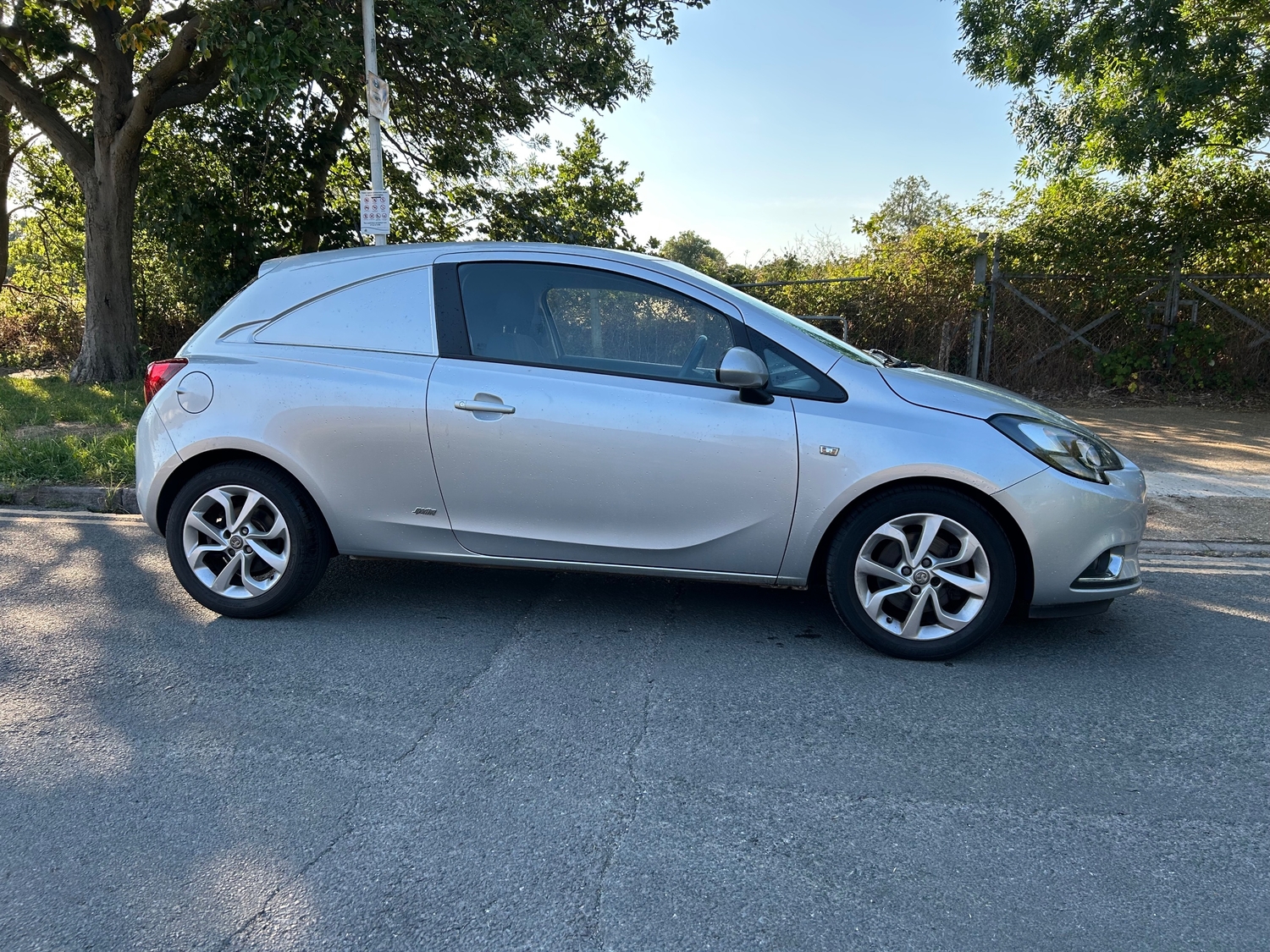 [ berth ]Vauxhall Corsa Van