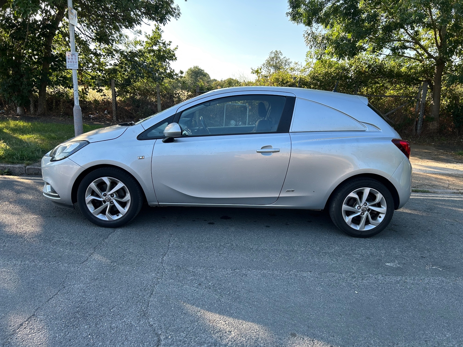 Vauxhall Corsa Van 2015 - Cars in Hillingdon