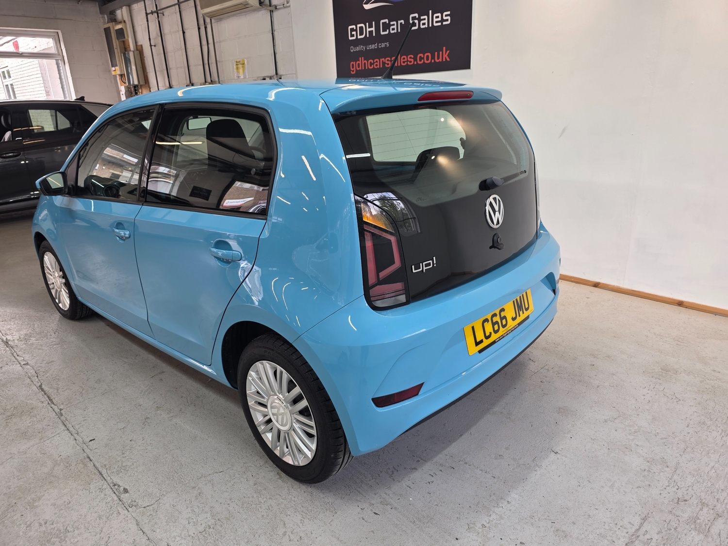 [ berth ]Volkswagen Up