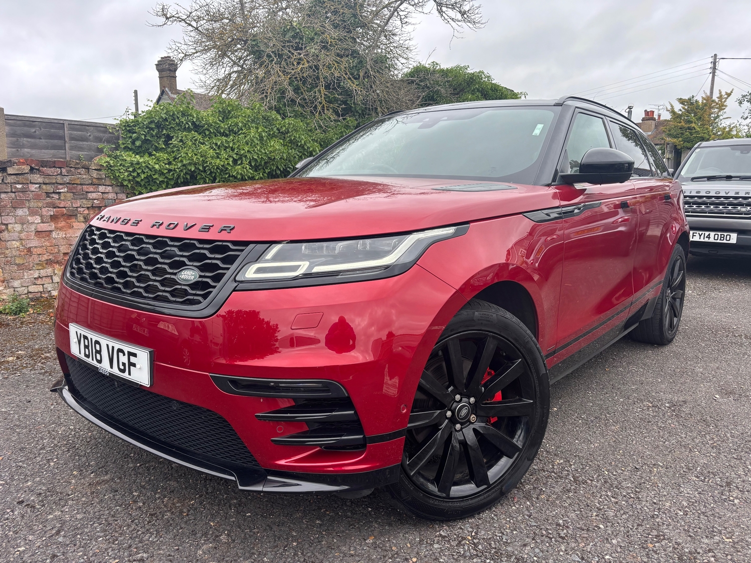 [ berth ]Land Rover Range Rover Velar
