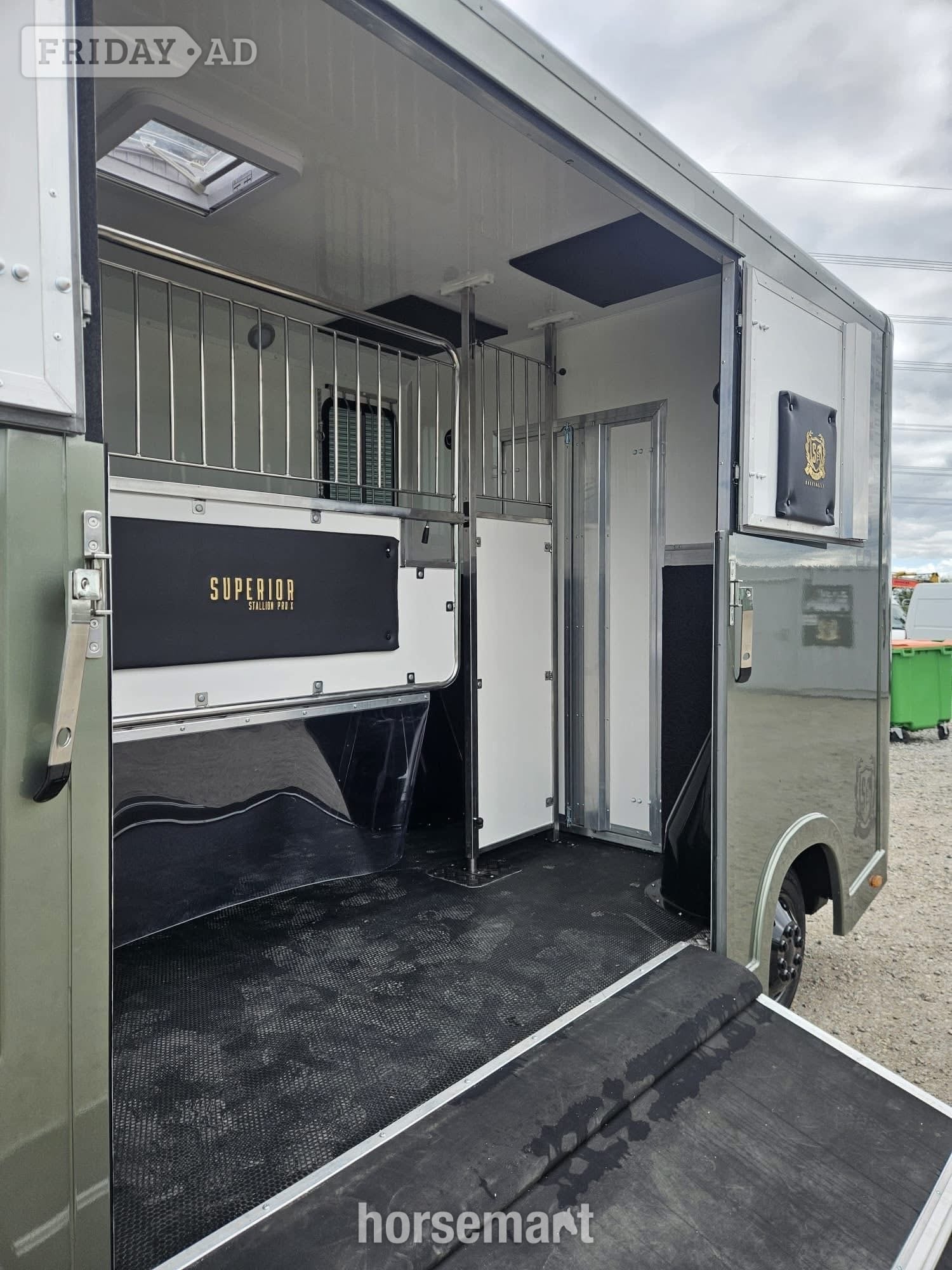 Superior Pro Stallion X RENUALT MASTER 3.5T SUPERIOR STALLION PRO X  Horsebox - Trailers & Horseboxes