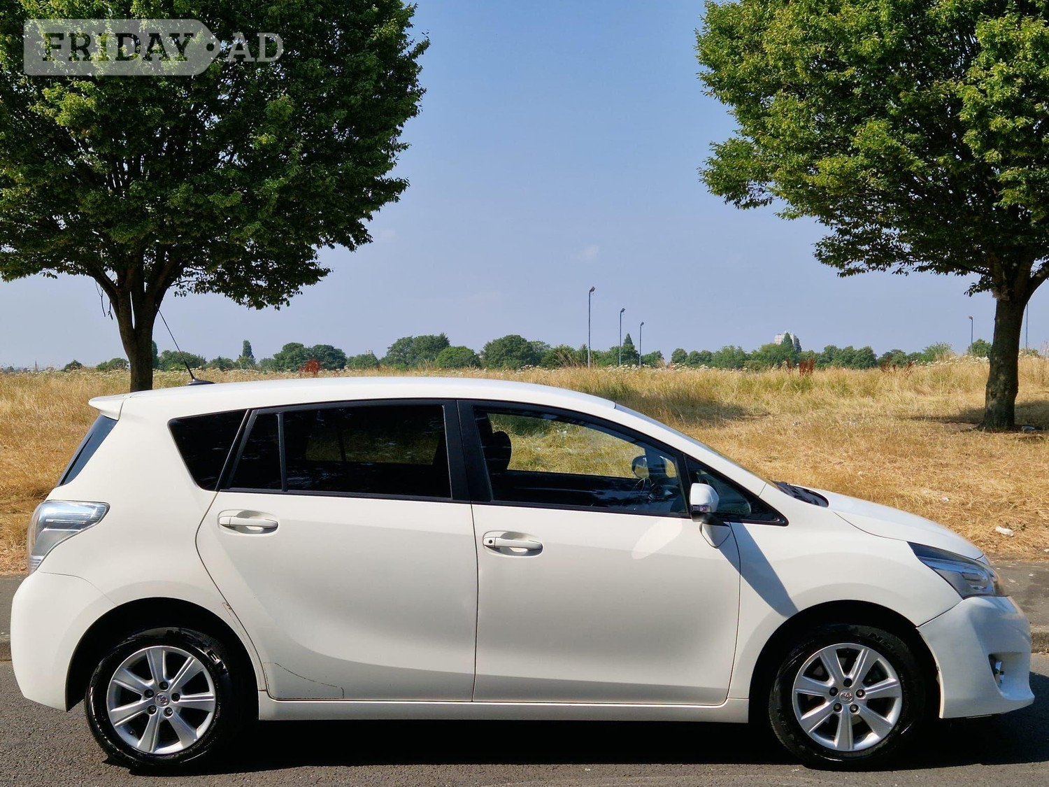 Toyota Verso 2015 - Cars