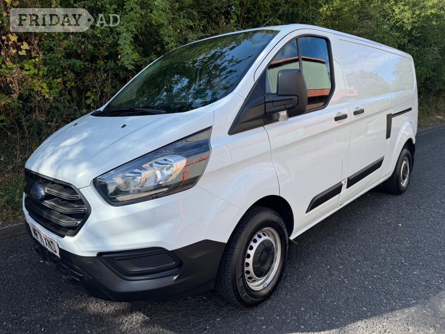 [ berth ]Ford Transit Custom