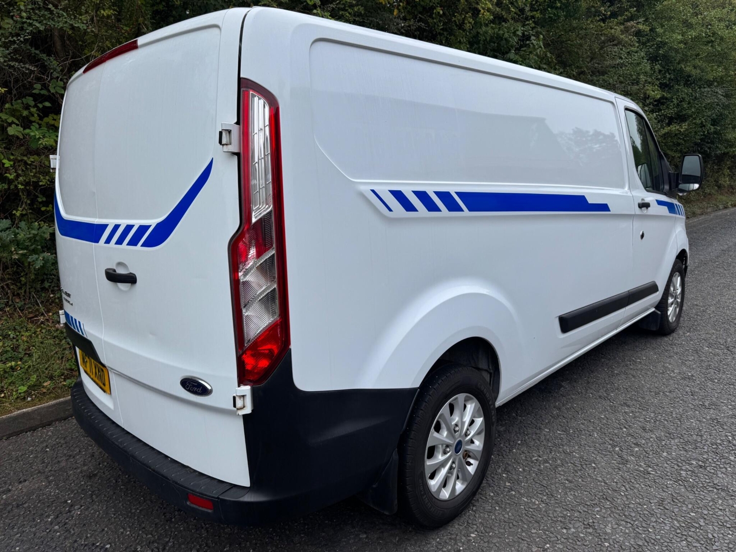 Ford Transit Custom 2021 - Vans & Commercial Vehicles in Mansfield