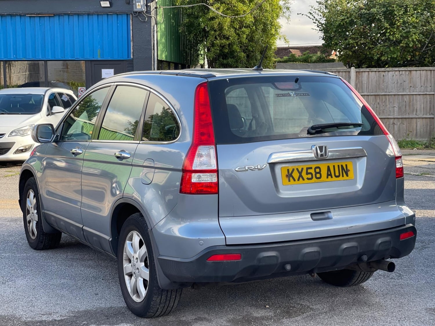 Honda CR-V 2009 - Cars in Winchester