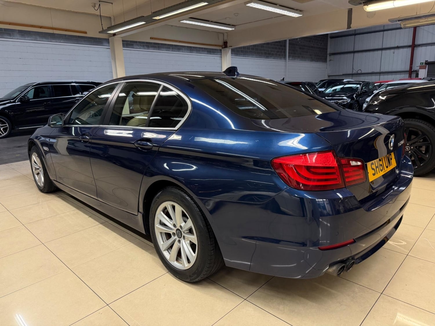 BMW 5 Series 2011 - Cars