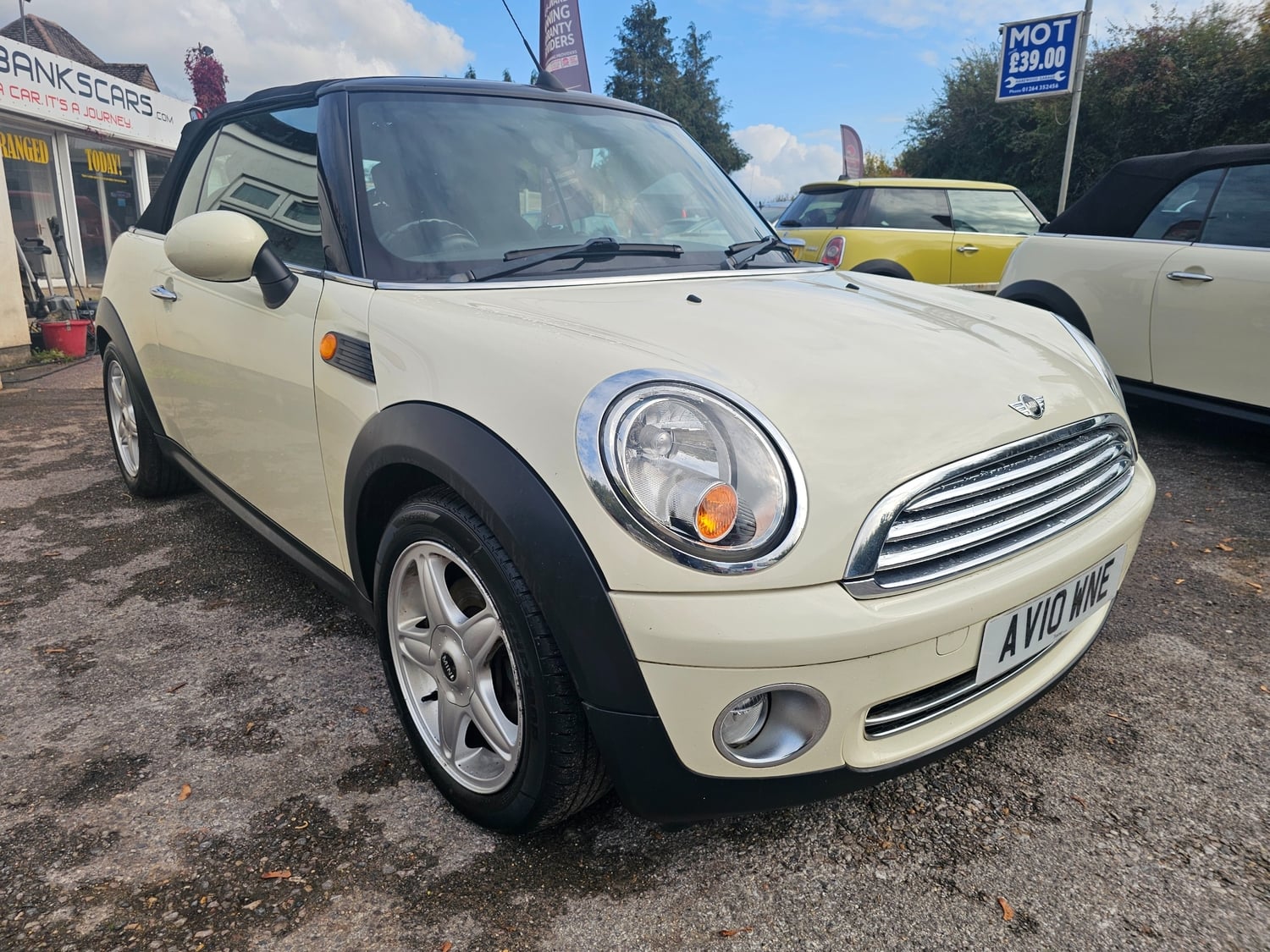 Mini Convertible 2010 - Cars
