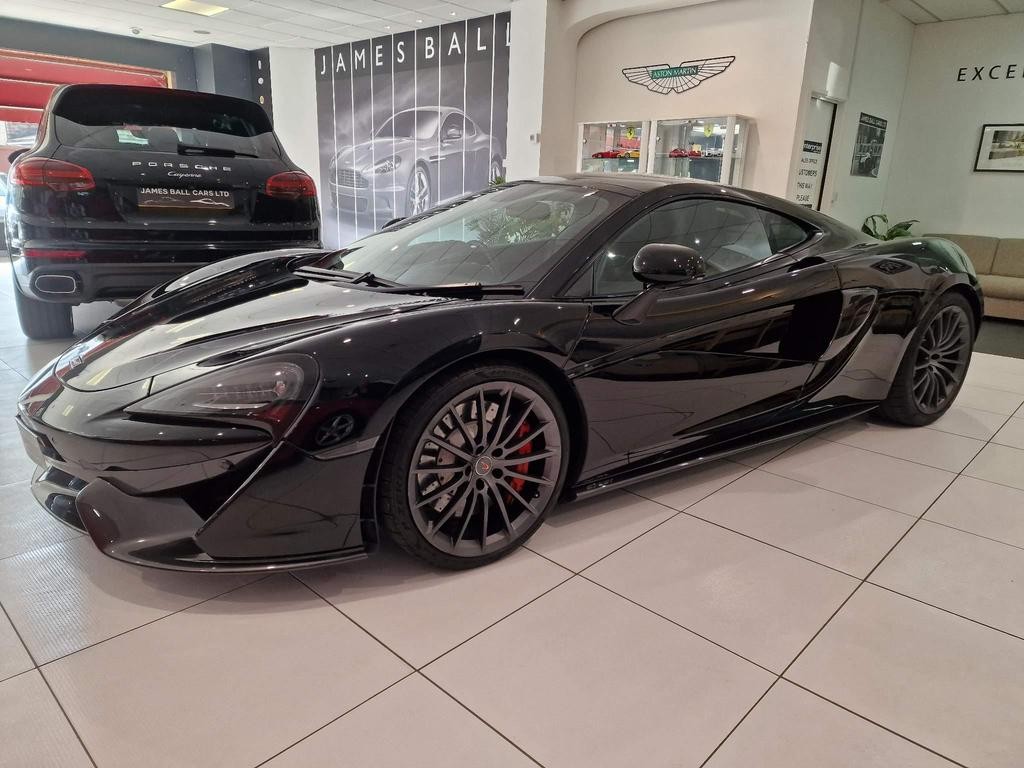 [ berth ]McLaren 570GT