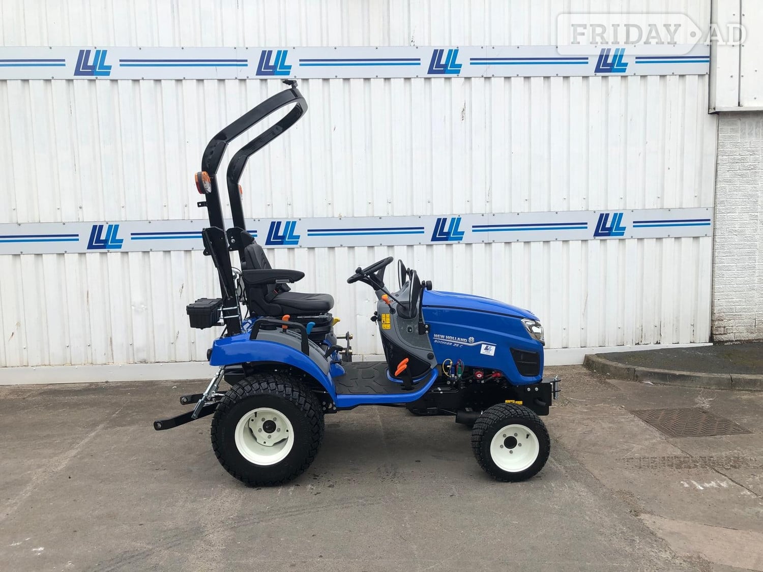 New Holland Boomer 25 () Tractor