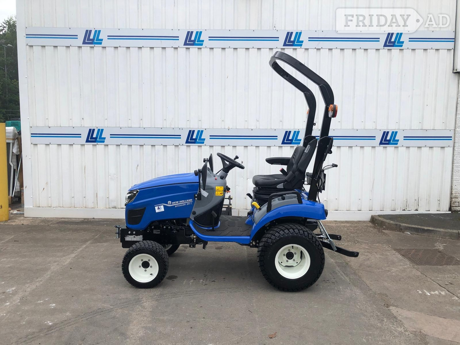 New Holland Boomer 25 