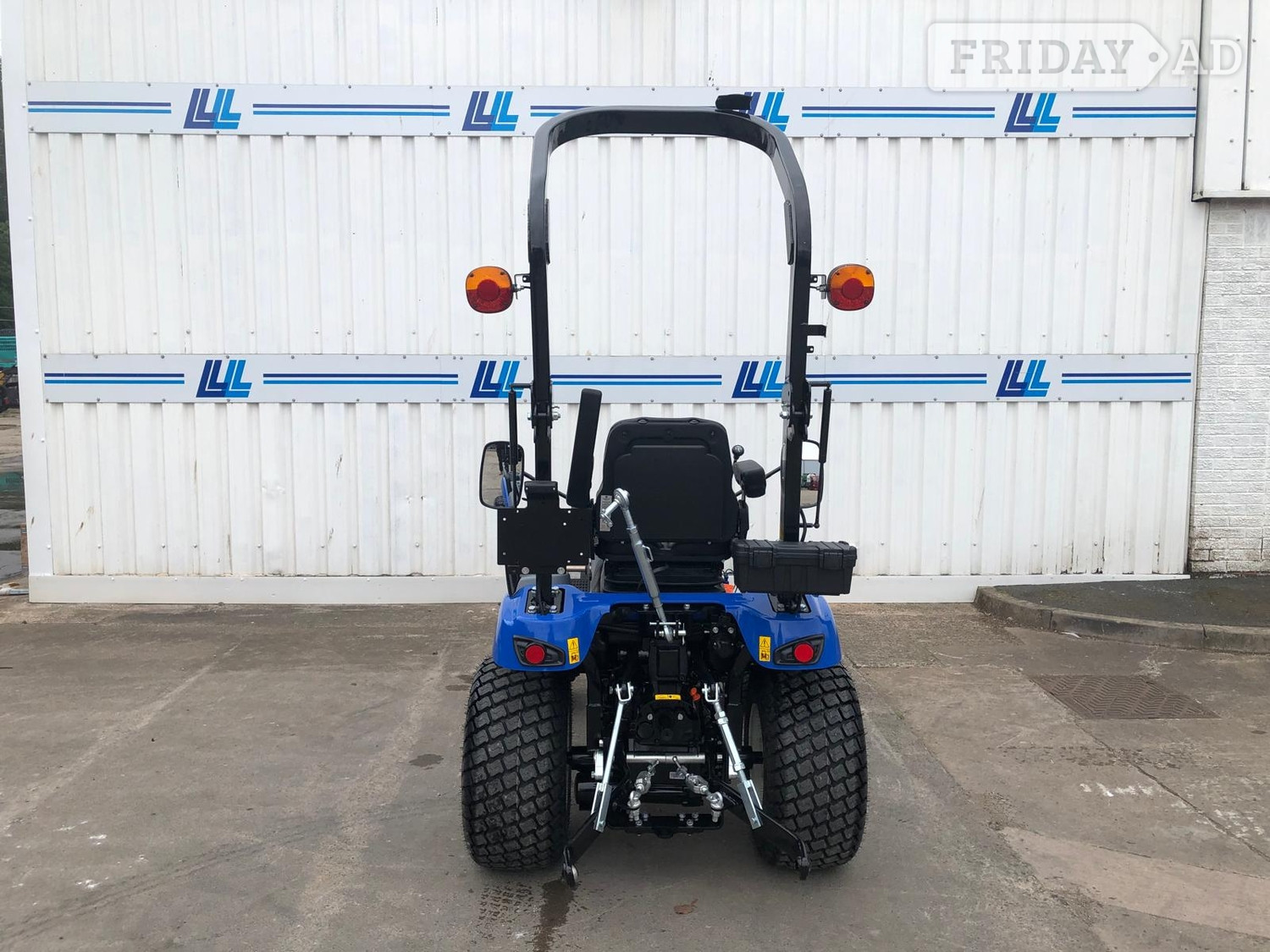 New Holland Boomer 25 () Tractor - Farm & Agricultural Vehicles