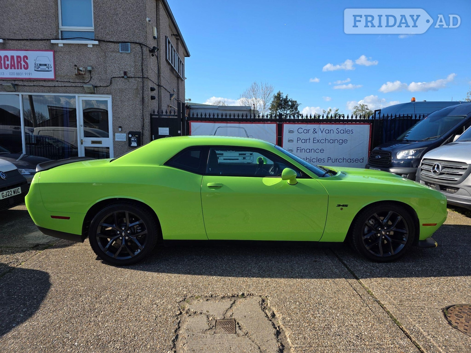[ berth ]Dodge Challenger