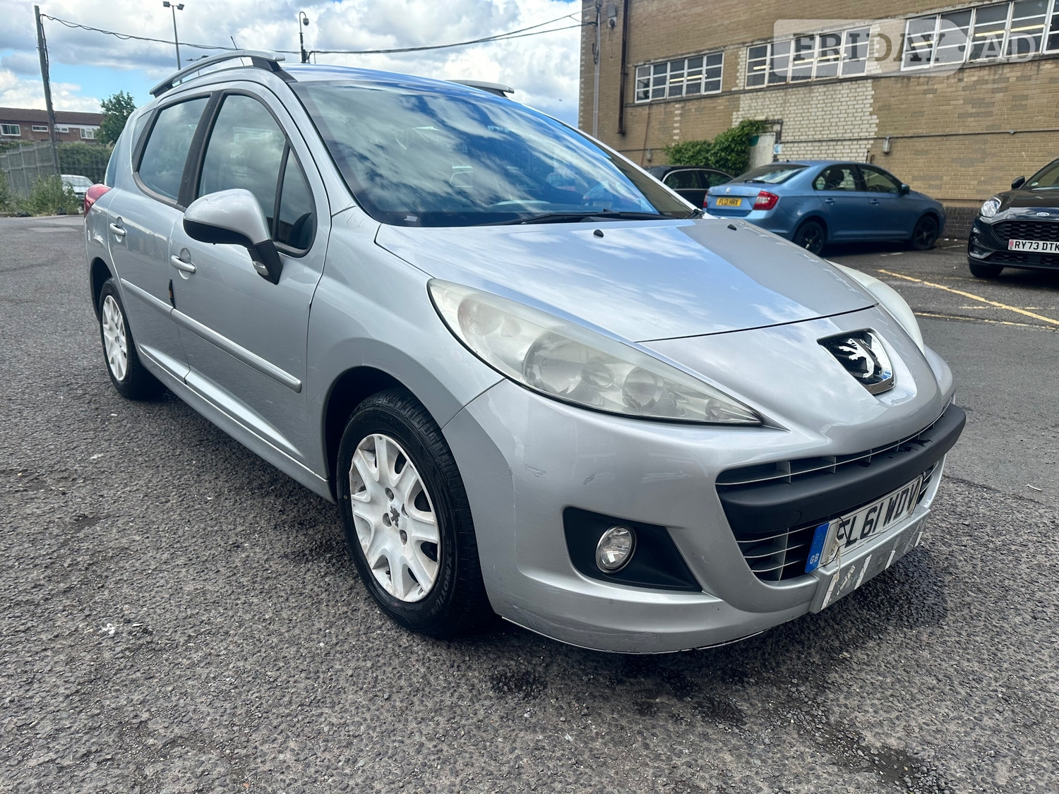 Peugeot 207 SW 2011 in Slough