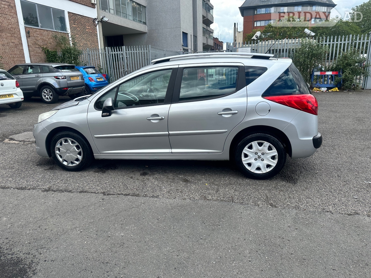 [ berth ]Peugeot 207 SW