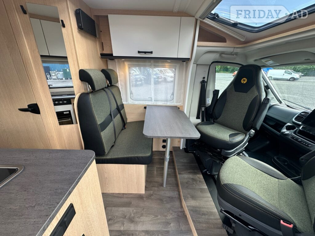 [2 berth ]Sunlight V69 Adventure