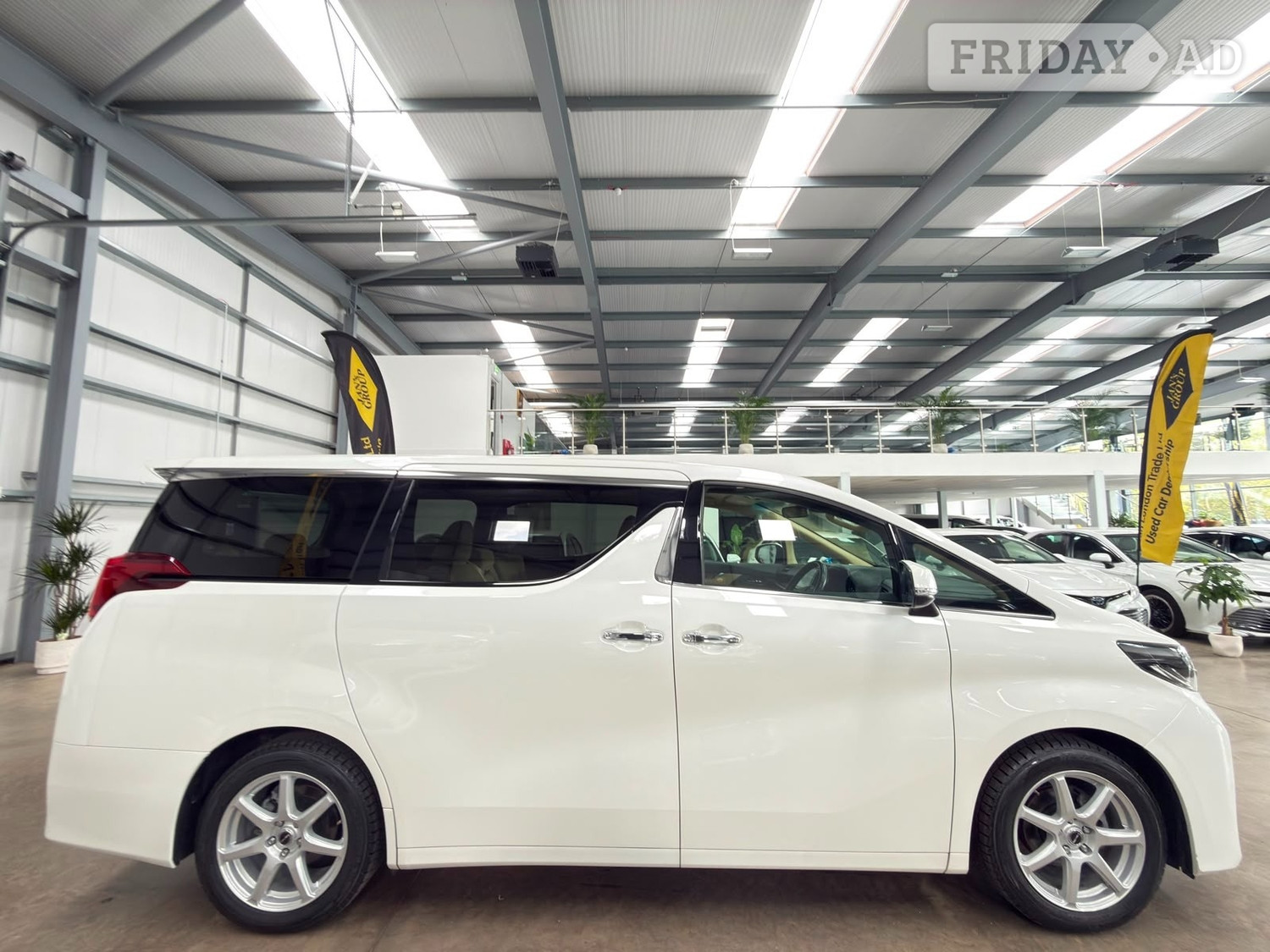 Toyota Alphard Reading