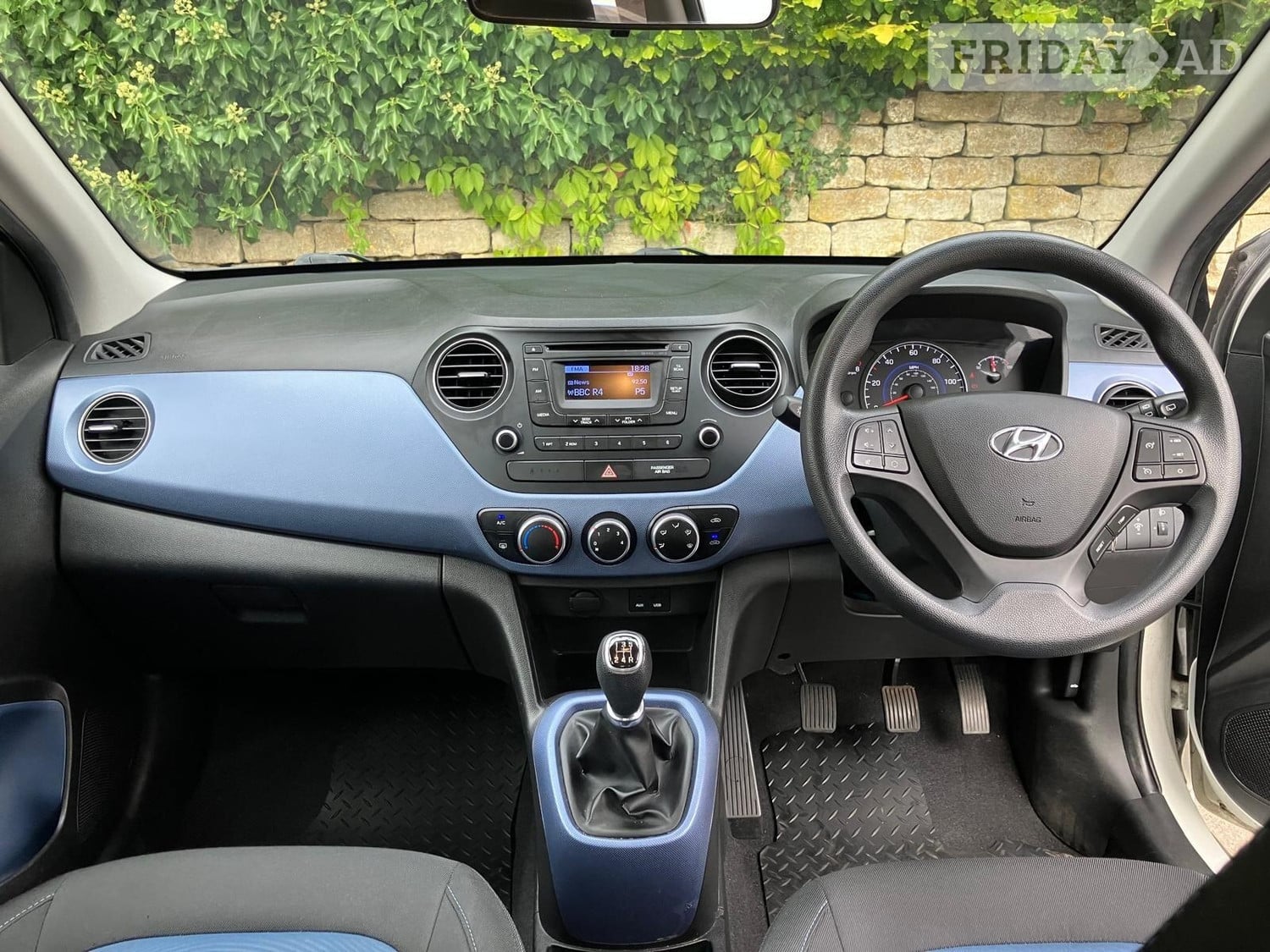 Hyundai i10 2015 - Cars in Wantage