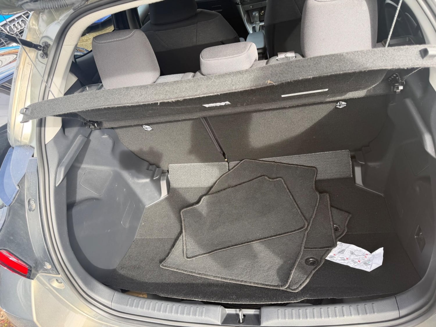 Toyota Yaris 2023 - Cars