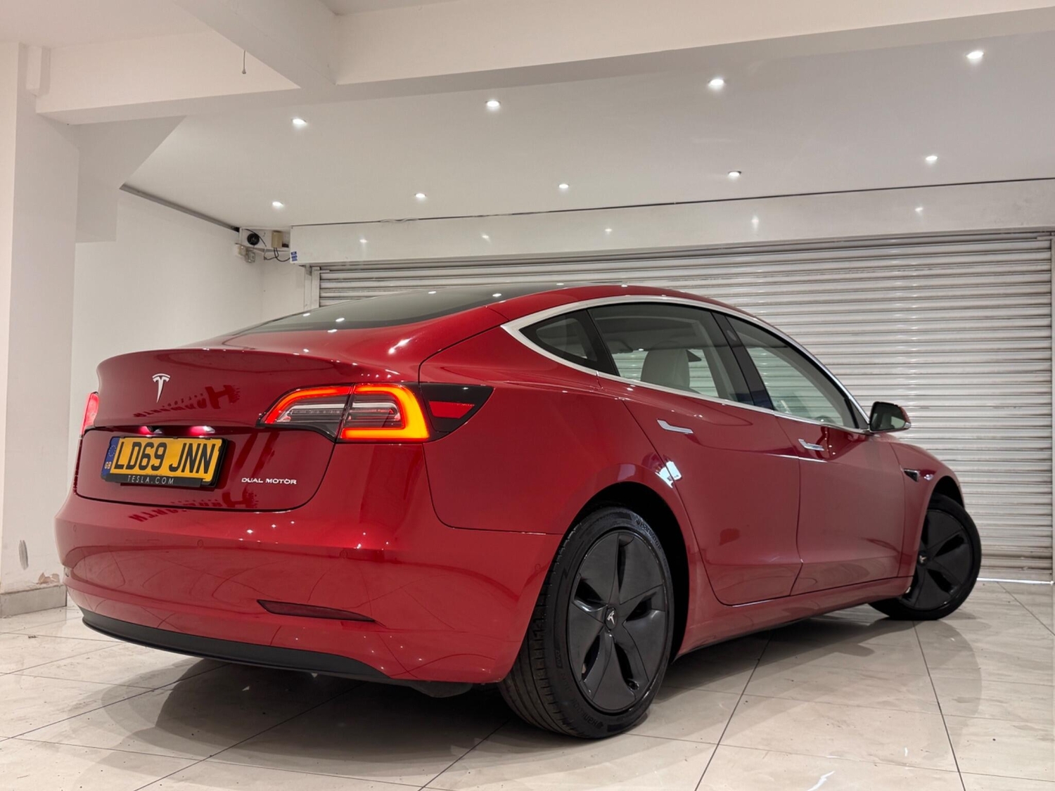 [ berth ]Tesla Model 3