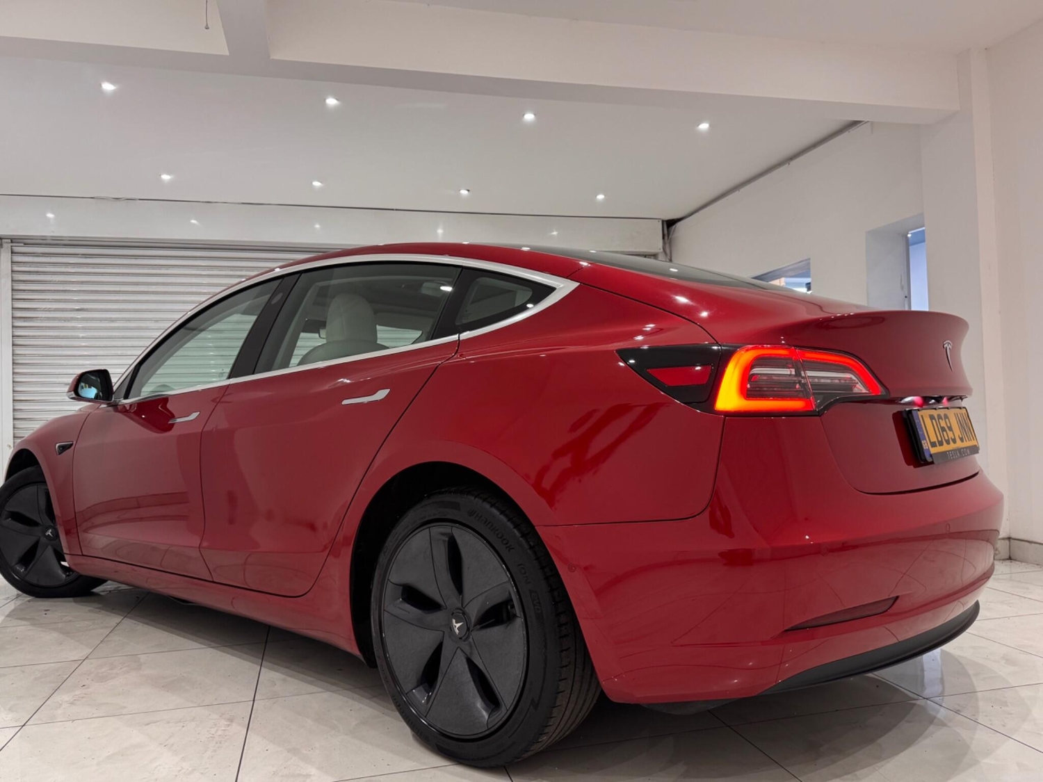Tesla Model 3 2019 - Cars