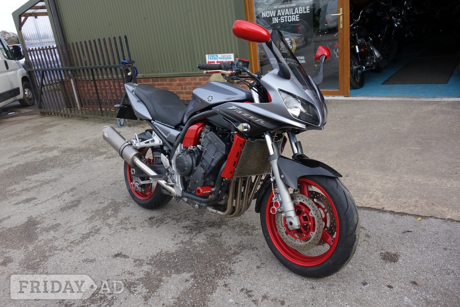 Yamaha FZS 2004 in Rugeley