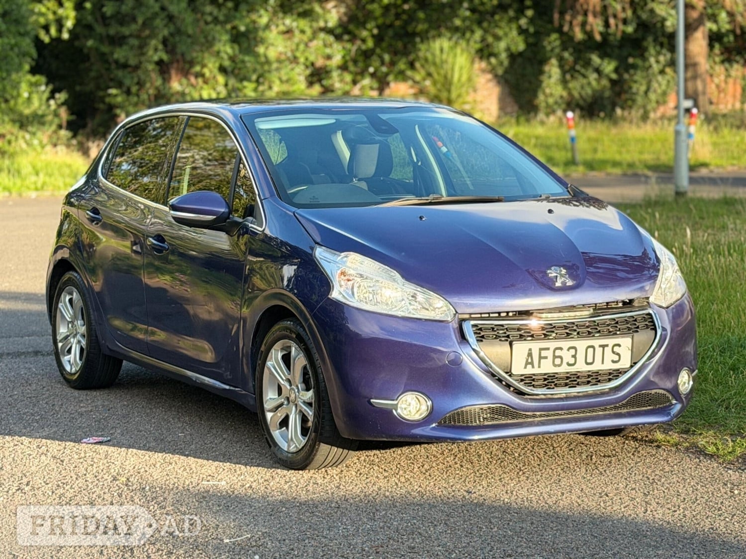 [ berth ]Peugeot 208