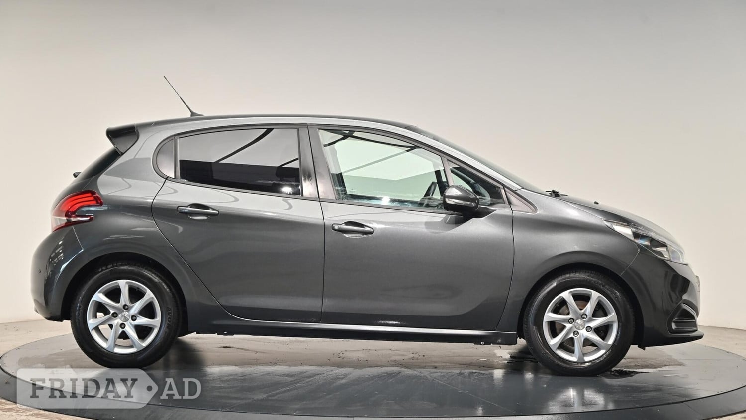 Peugeot 208 2017 - Cars in Cullompton