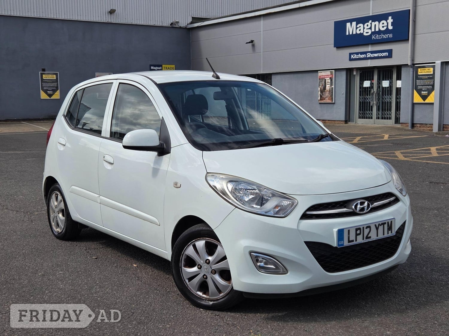 Hyundai i10 2012 in Slough