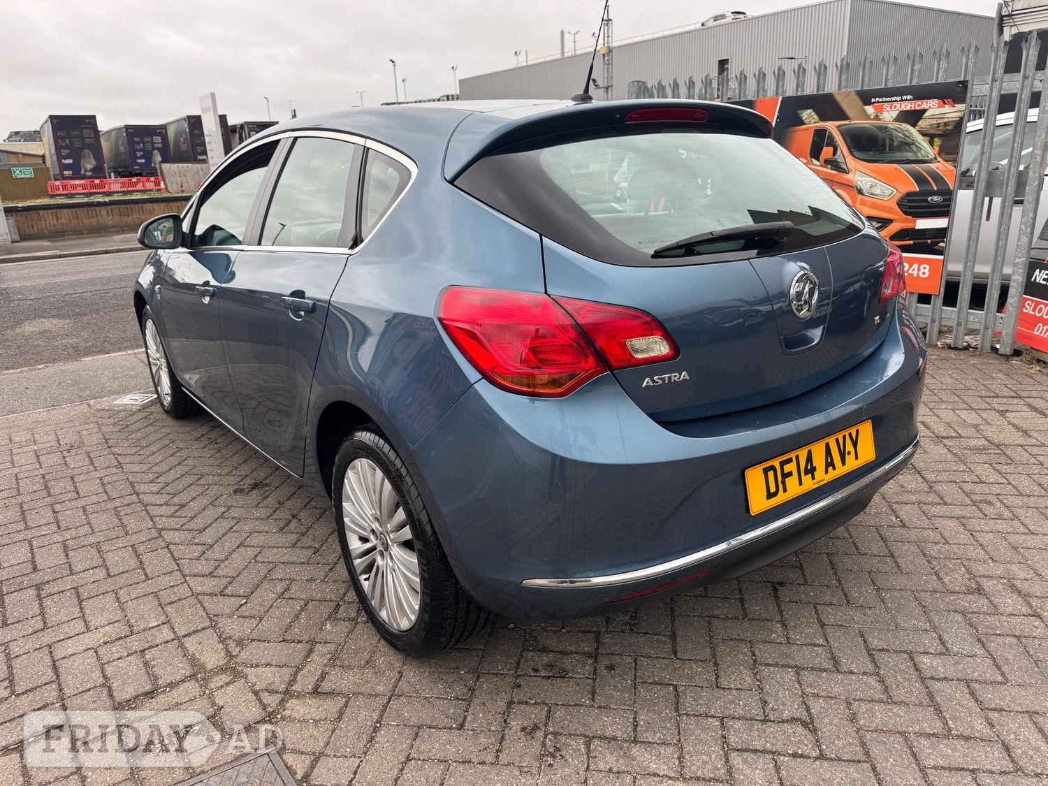 [ berth ]Vauxhall Astra