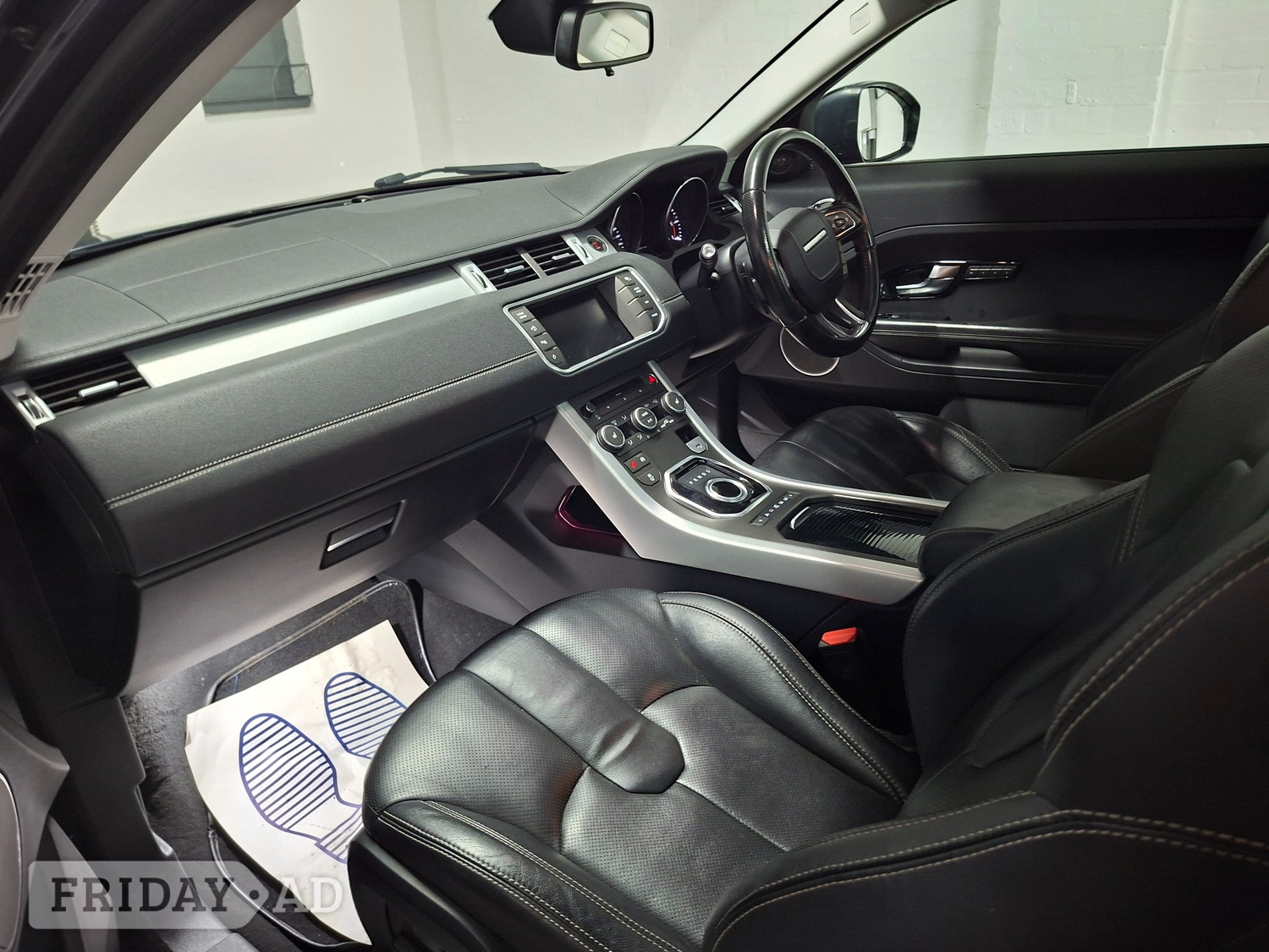 [ berth ]Land Rover Range Rover Evoque
