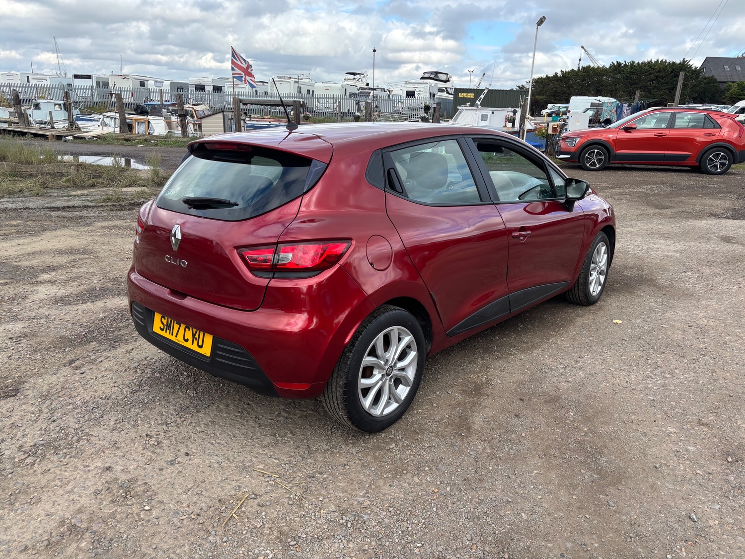 [ berth ]Renault Clio