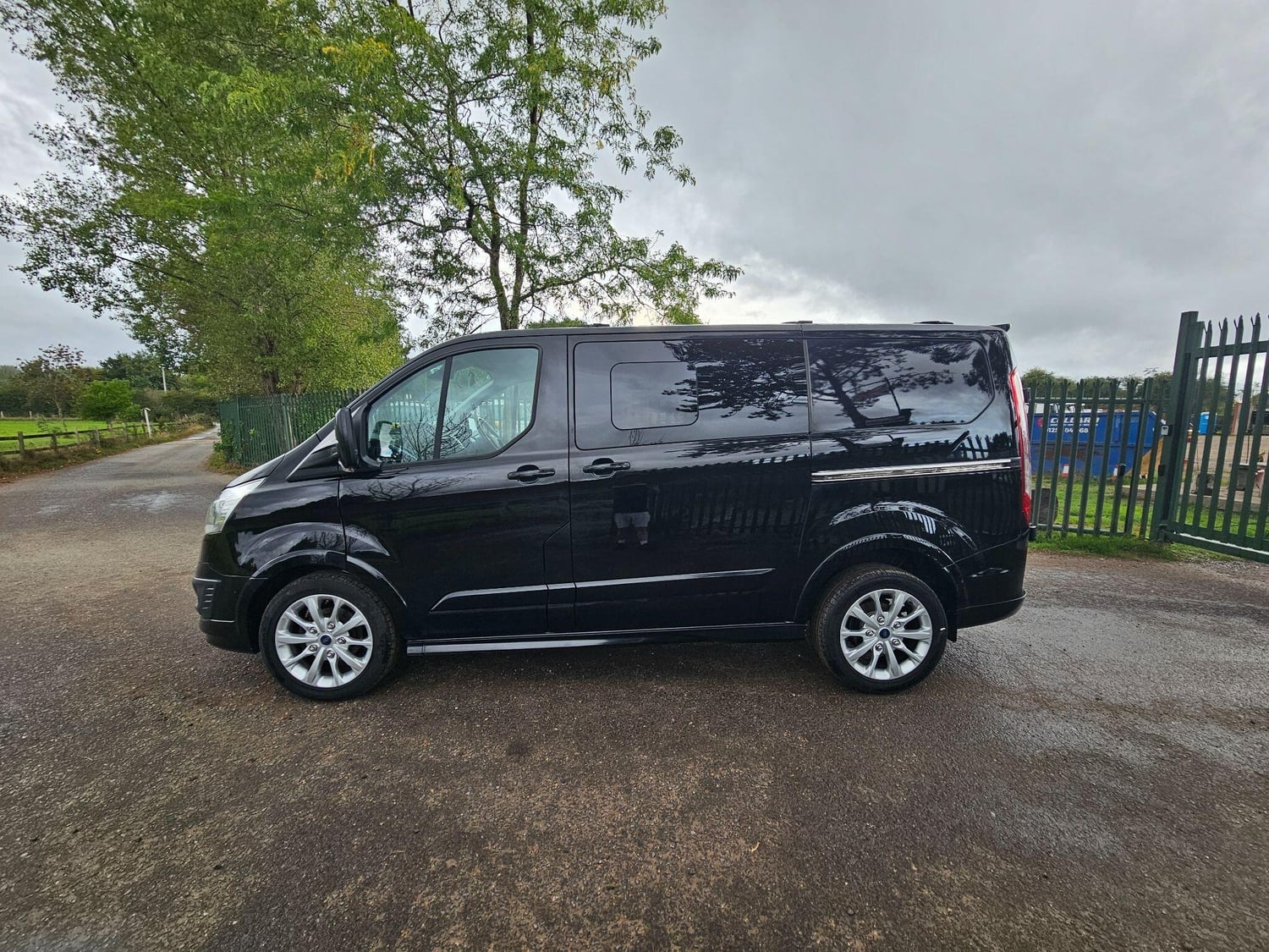 Ford Transit Custom 2017 - Vans & Commercial Vehicles in Reading