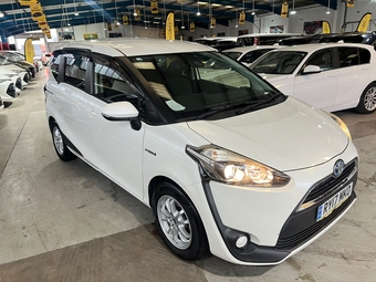Toyota Sienta 2017